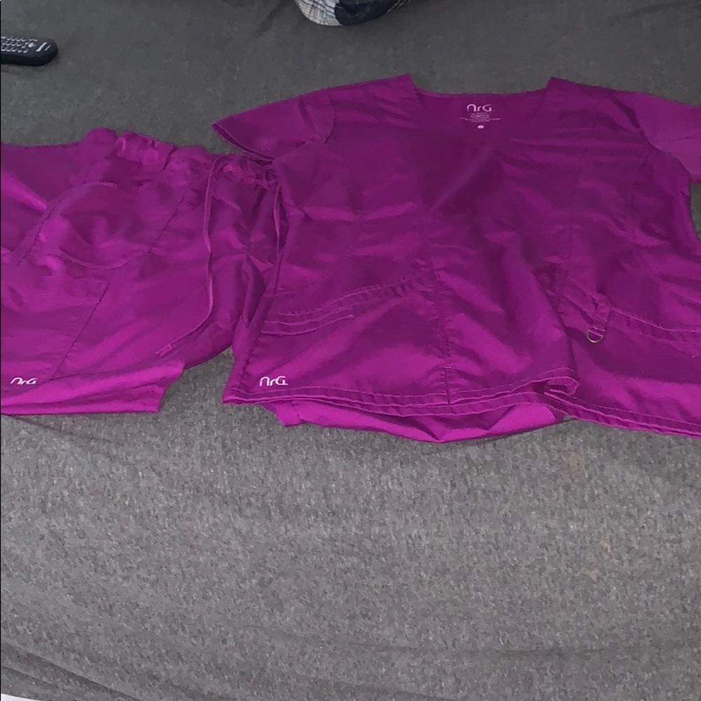 Almost new MRG by Barco scrubs size Medium